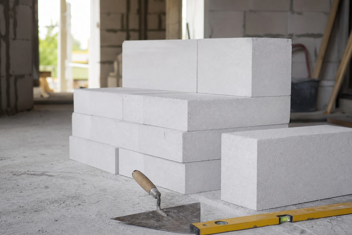Blocs de béton cellulaire sur un chantier