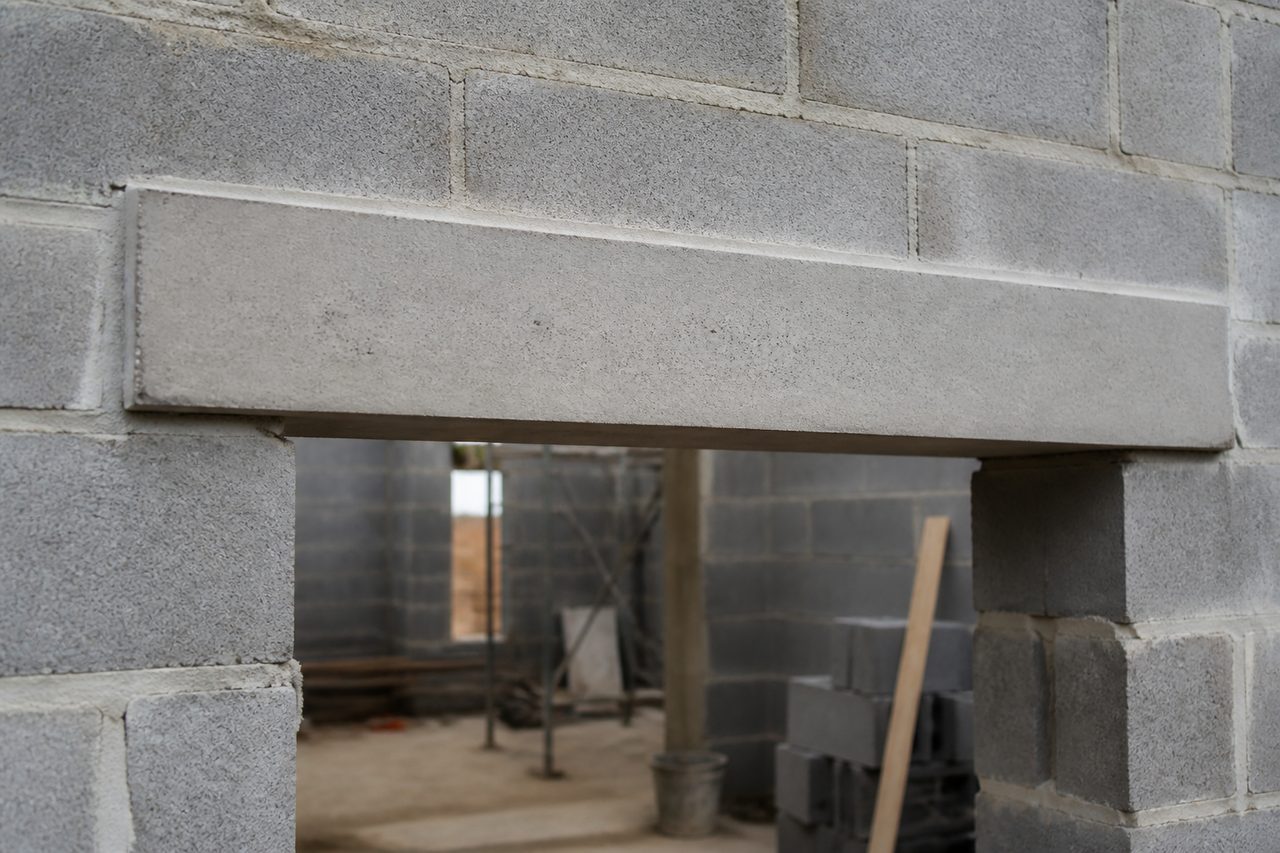 Linteau préfabriqué en béton: choix, pose et points de contrôle